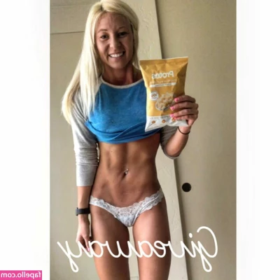 Darian Wilcox [ darian-wilcox ] - Mommy's cock is ready to be drained.. need a good boy to get on their