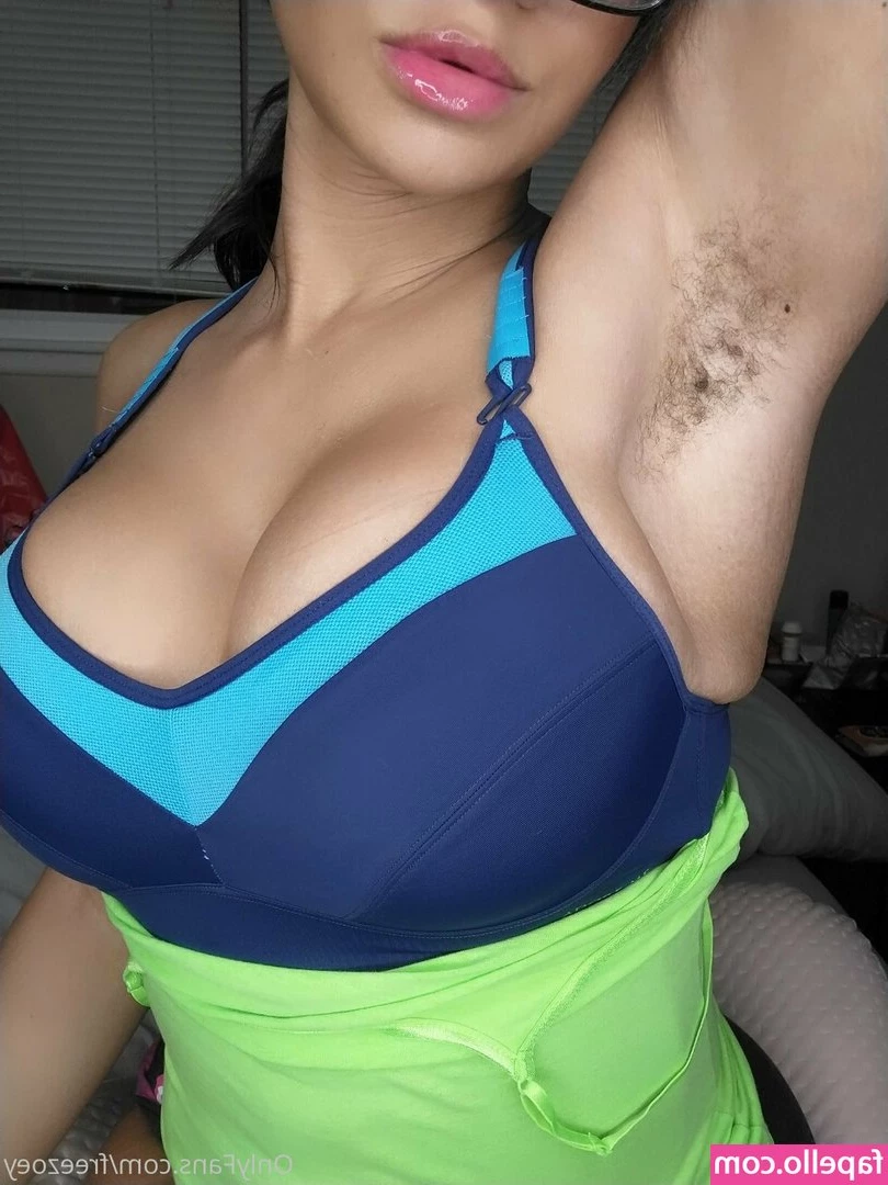 freezoey - Do I have your attention now? Check your dm baby💋