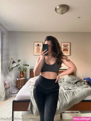 Hollyhunt [ hollyhunt-1 ] - Let’s dig in! 🍴😋