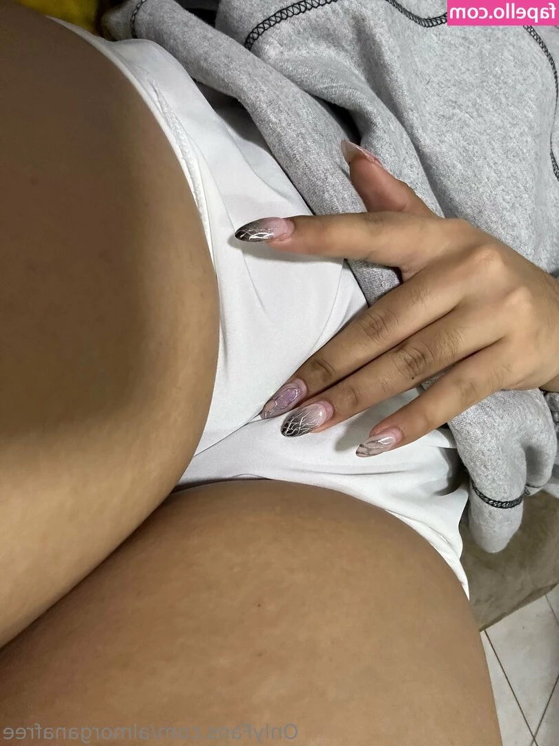 almorganafree - Mmm nice and slow coming out me   xx