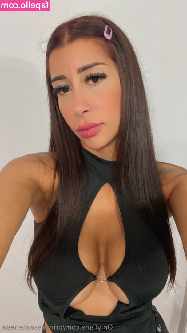 princessaateneaa - Si les gusta y quieren ver la parte de adelante sin corpiño, acepto