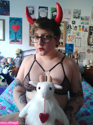 ala-mode - Do you guys like Peee Vids or Golden Shower Vids?