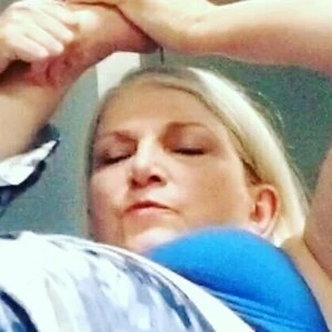 nakedyoganakedyoga