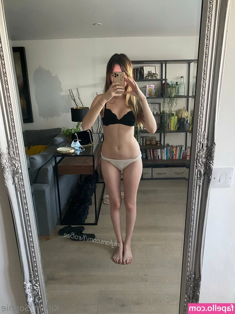 kitten_sophie_free [ kitten-sophie-free ] - Fat girl in a little shirt  Look at my gut hang out the bottom of the