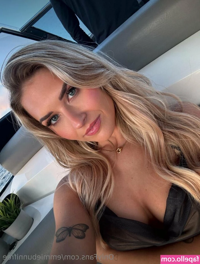 emmiebunnifree - Just sent everyone this juicy PPV 🤤 🌈 💦