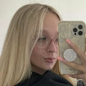 Tara Holt