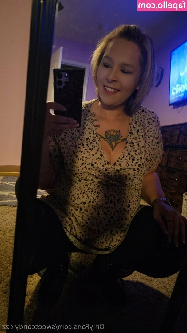 sweetcandykizz - Who s a fan of fishnets