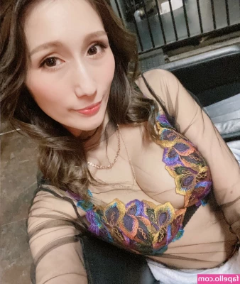 Julia Kyoka [ julia-kyoka ] - Just a little fun with the rose  it usually always makes me squirt  