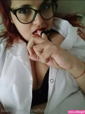 lelymaid - Guys  My streaming is up on twitch now