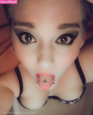 desires_raven [ desires-raven ] - Just to tease u a bit   would u like more posts like this