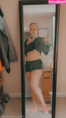 desires_raven [ desires-raven ] - My boobs look like big squishy water balloons here   swipe for tits 
