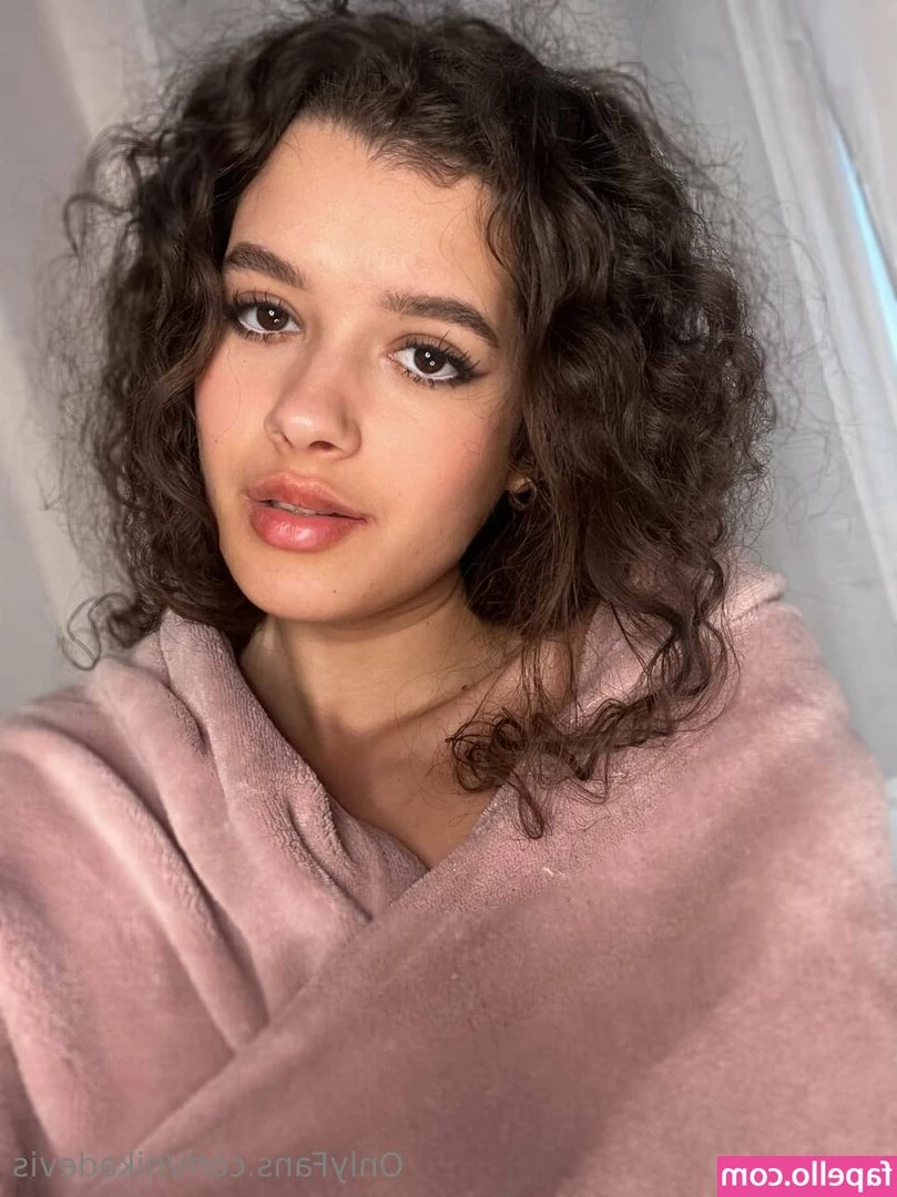 nikadevis [ nikadevis-1 ] - They camming or whatever    bellahoney02