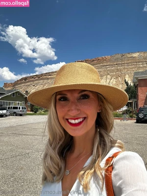 match.my.freak [ match-my-freak ] - Morning booty 🍑