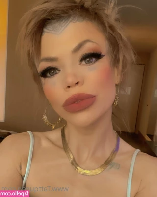 tattqueen - A bum for the spanking