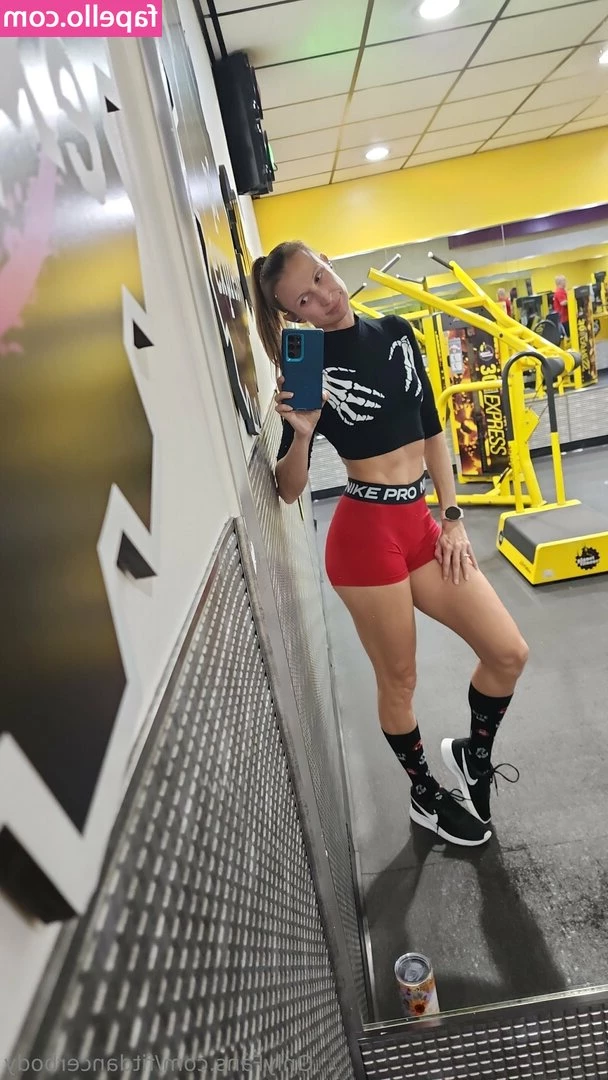 fitdancerbody - When your watching tv and decided to check out the filters