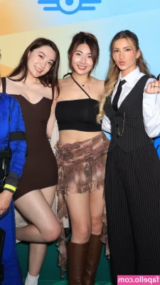 xChocobars - Why isn t there a rubber ducky emoji