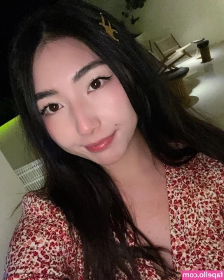 xChocobars - Love how playfully these man's parts are ♥️😈👣