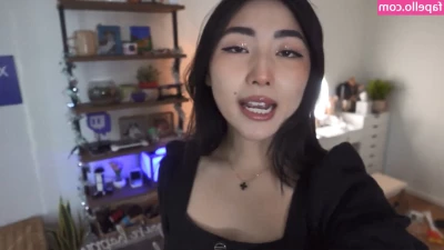 xChocobars - Pushing daddy s cock in