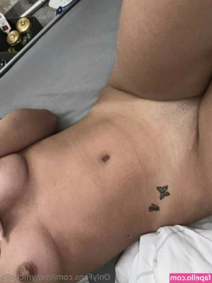 Immynicholls - Feet need cuddles and kisses  Maybe scratching meow