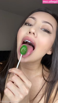 Jessvictoria - Hope you had a good Hump day  Sweet Dreams
