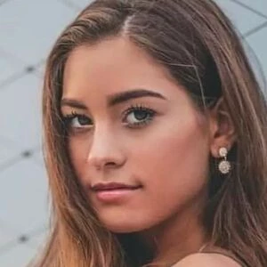 Mia Tomlinson