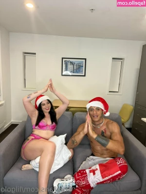 lilgolo - Jiggling my ass around a bit before I play with my wet