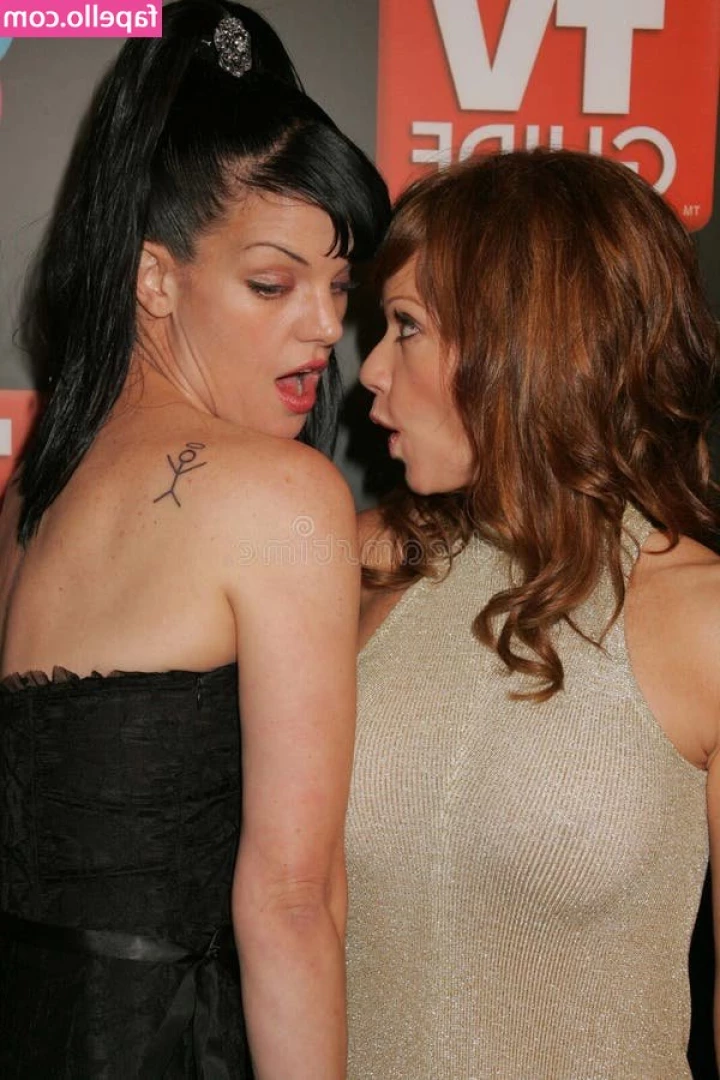 Lauren Holly [ lauren-holly ] - would you like it if we showered you in kisses baby