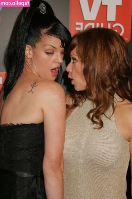 Lauren Holly [ lauren-holly ] - would you like it if we showered you in kisses baby