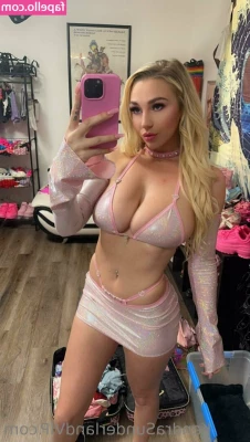 KendraSunderland - Selfie during my last photo shoot