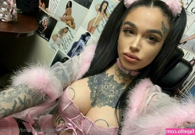 KendraSunderland - did someone want feet pics  please message me for more  lt 3
