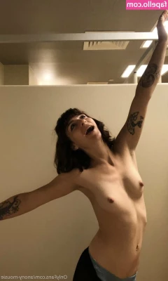 anony-mousie - I get so wet now