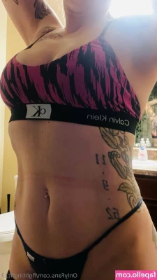fightingfit13 - Hey daddy... Do you like my thick soft ass? 😊
