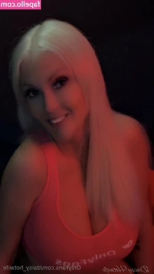daisy_hotwife [ daisy-hotwife ] - Who remembers Hot Meg from Family guy