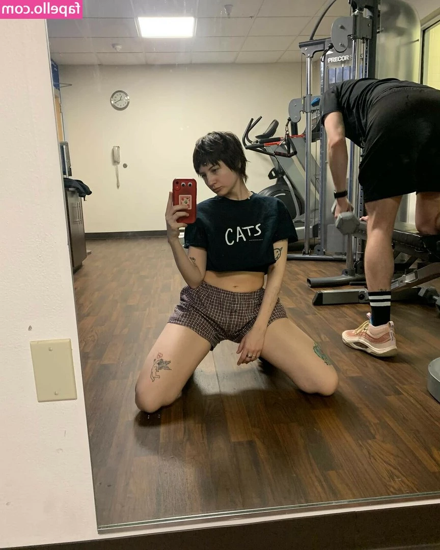 Sam Bielanski [ sam-bielanski ] - Do I have your attention now? 😏