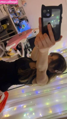 Sara Dobrik [ sara-dobrik ] - Hairy armpits