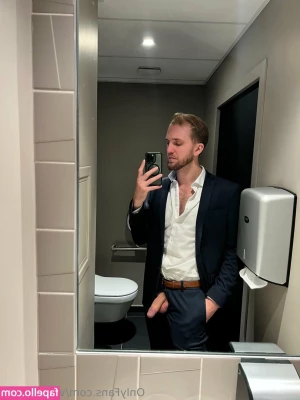 victorobitch - My friend justkindness   is READY TO PLAY    Loves fetishes   