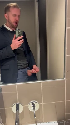 victorobitch - 15 minutes in the hot springs  This is a leaked video of me