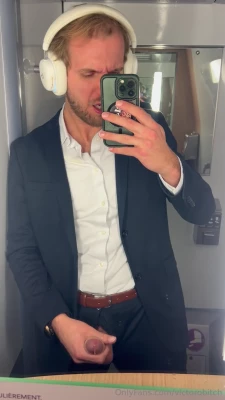 victorobitch - does blue suit me 🥺