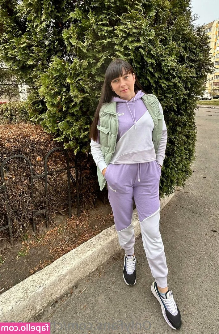 girlyours01 - I’m a pouty girl today 😤 guess the reason why 🥺