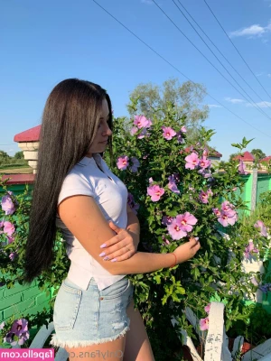 girlyours01 - Who wants in next??😛
