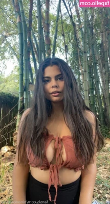 ninaxcarolina - just chilling with my tits out