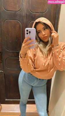 jenniromero - Join me under the mistletoe?