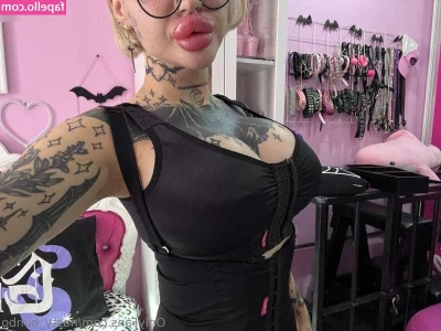 Nasty_bimbo [ nasty-bimbo-1 ] - If you want me, hold me tightly because I’m slippery when wet💦 