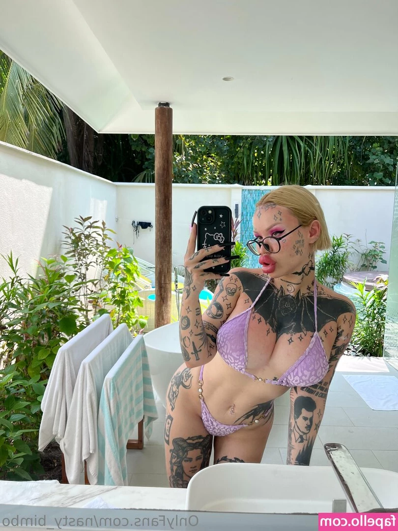 Nasty_bimbo [ nasty-bimbo-1 ] - Do you ever have naughty dreams  Wanna share them with me