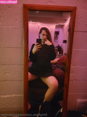 rosegoldember - Let me see them tips babes