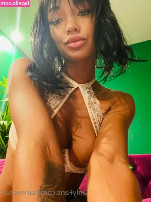 harleydean - Me & my puffy pussy will see you LIVE later 💒