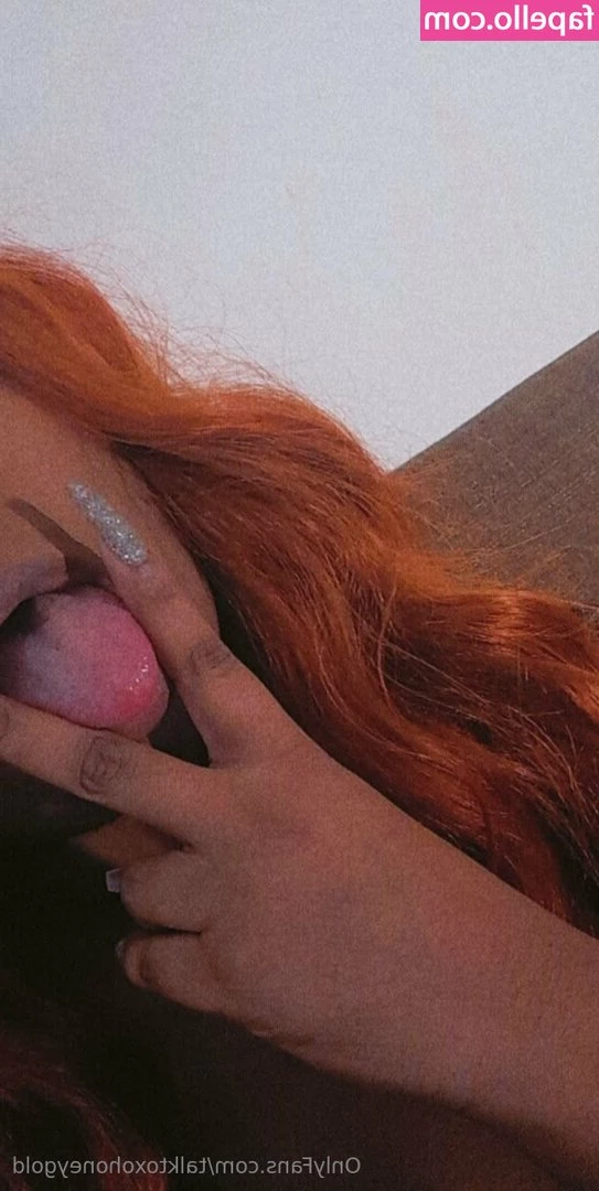 talktoxohoneygold - Pre shower pic 👀