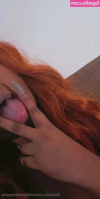 talktoxohoneygold - Pre shower pic 👀