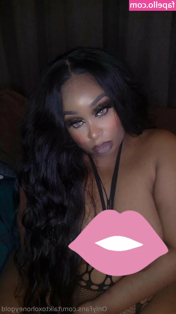 talktoxohoneygold - In honor of us launching an OnlyFans  here s me with only a fan