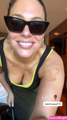Ashley Graham [ ashley-graham ] - cheeky pics for ya 🍑